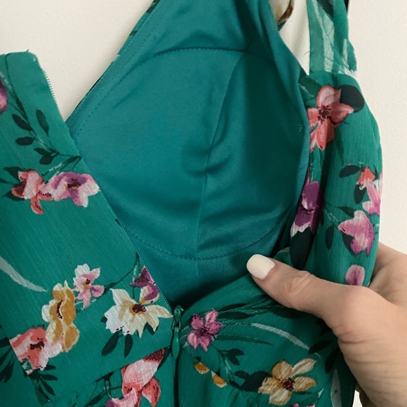 Guess Brand Green Floral Print Maxi Dress Size 0 - Picture 2 of 6